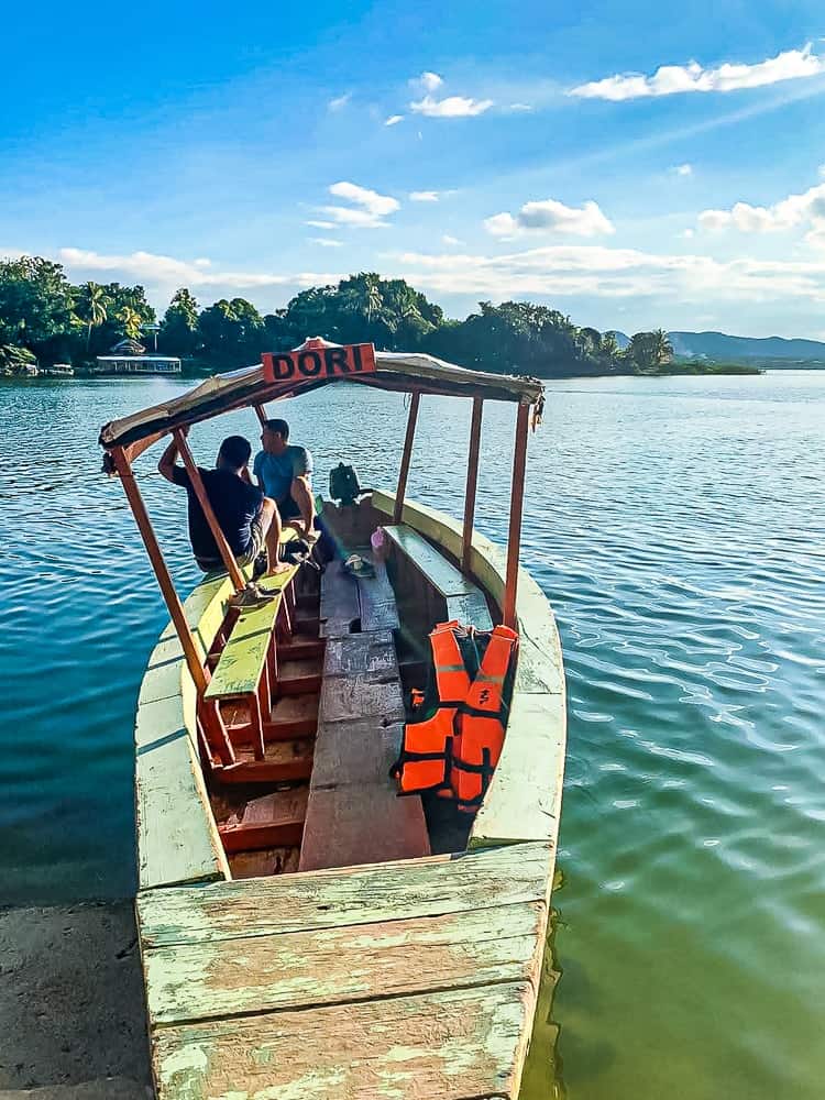 Flores - Bateau taxi sur le lac Peten Itza