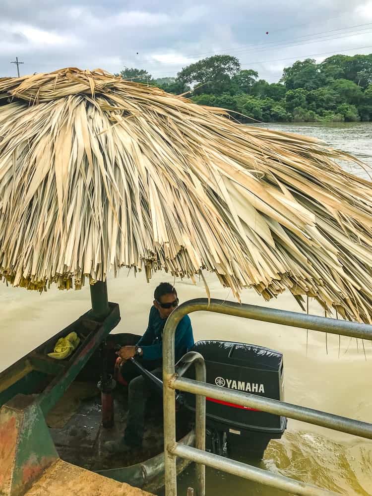 Moteur Du Ferry rivière semuc