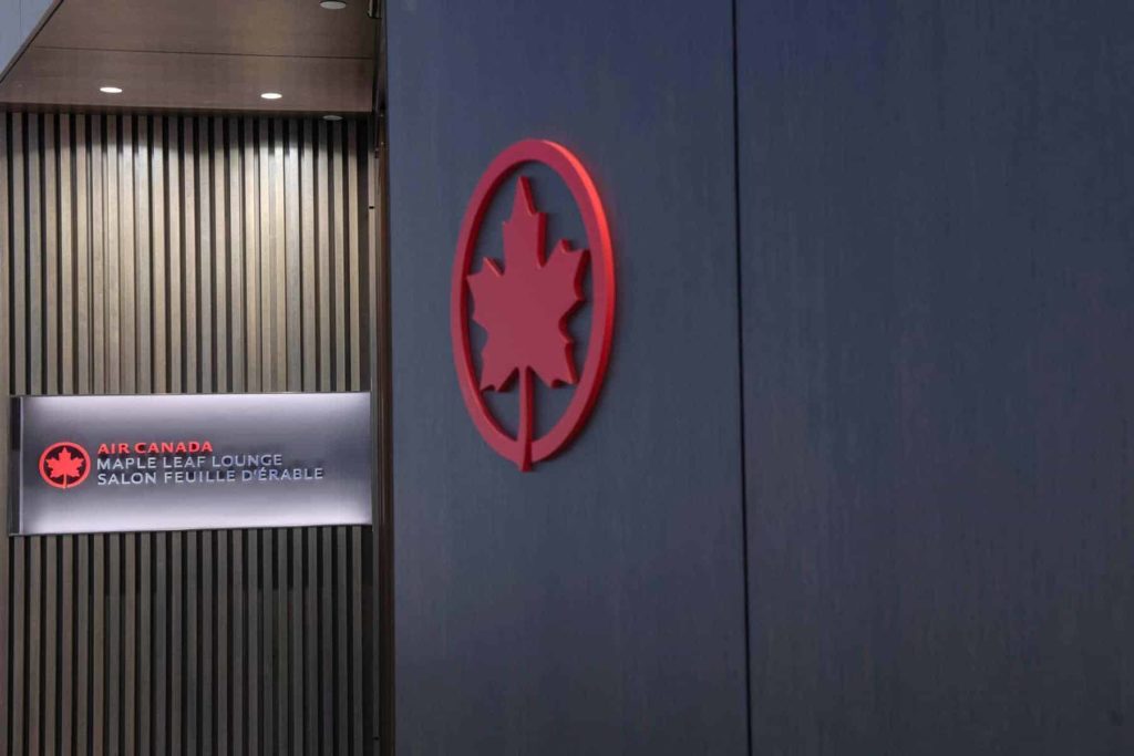 Air Canada Maple Leaf Lounge
