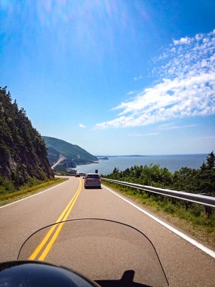 Paysage en moto de bord de mer