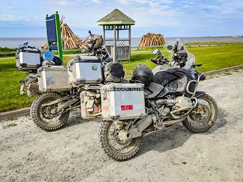 Motos lors d'une randonnée