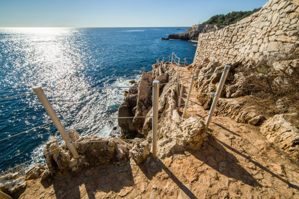 Sentier Du Littoral Vers Le Cap D Antibes A Antibes Juan Les Pins