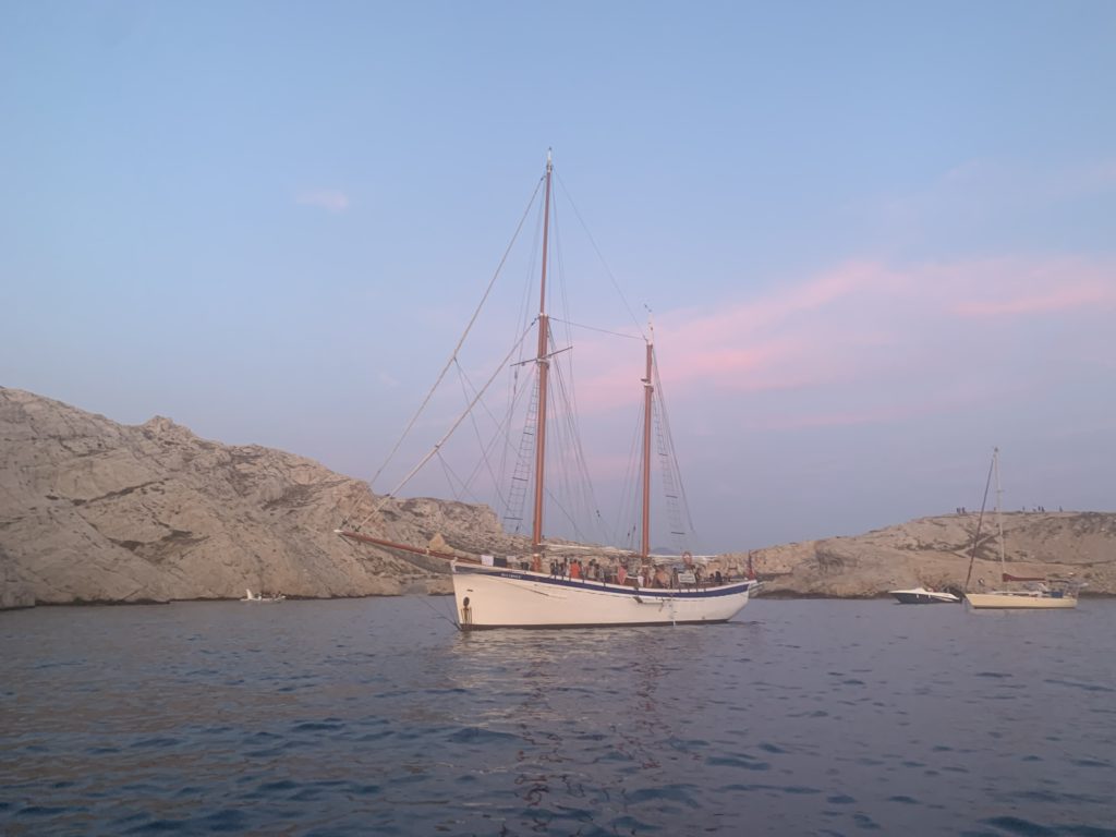Soiree Au Coucher De Soleil Sur Un Bateau Sur L Archipel Du Frioul. Credit Chovelon L