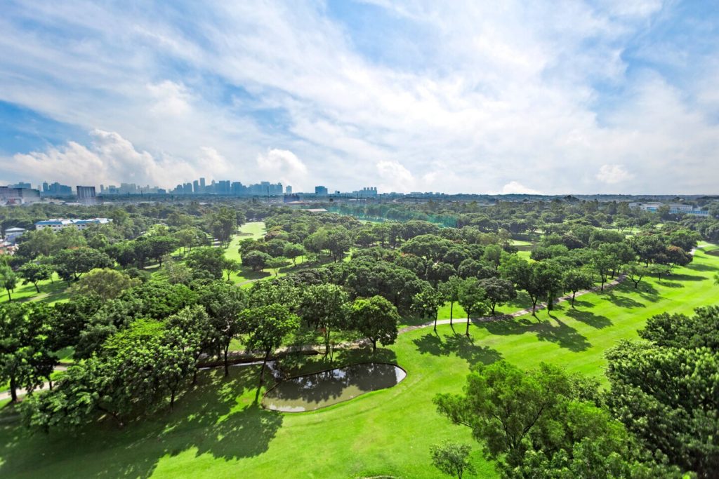 Terrain De Golf Et Vue Sur La Ville Manila Marriott Hotel Credit Marriott