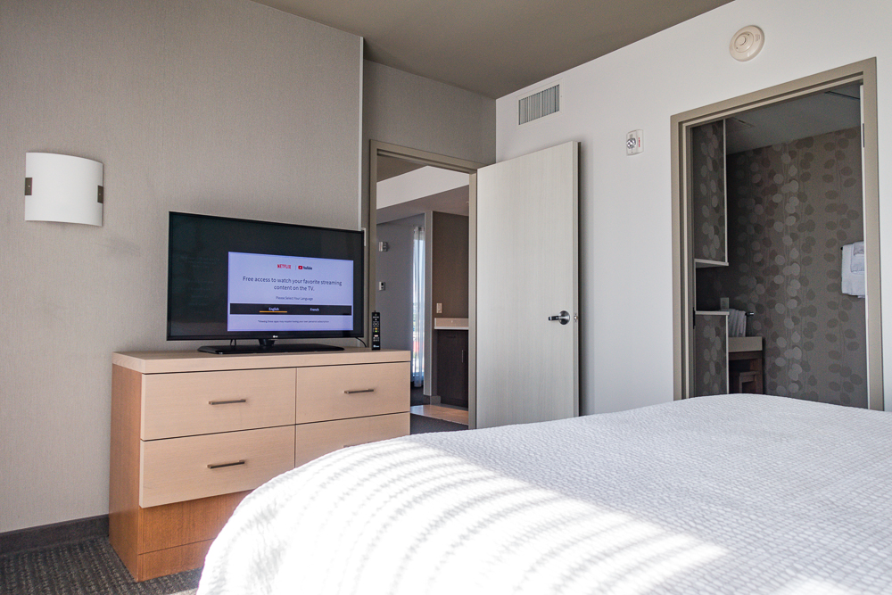 Courtyard Quebec Chambre lit et télé