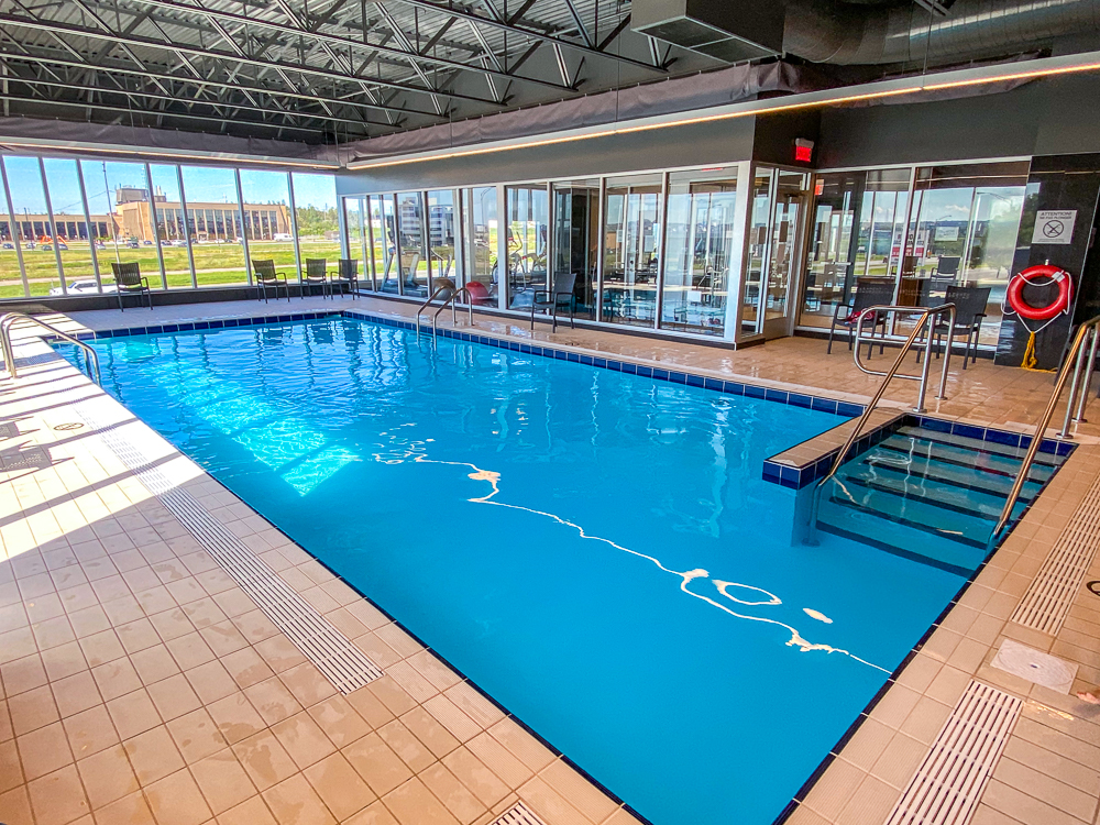 Courtyard Quebec Piscine