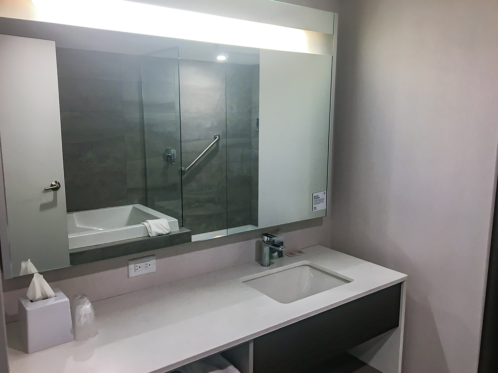 Four Points By Sheraton Levis Convention Centre