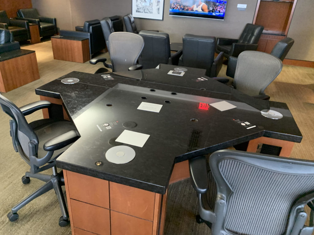 Desk Living Room Maple Leaf Yvr