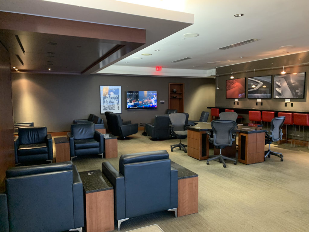 Maple Leaf Living Room Yvr Domestic Tv