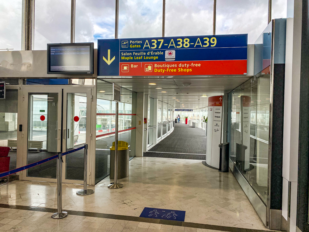 cdg-yul – air canada eco – covid-08