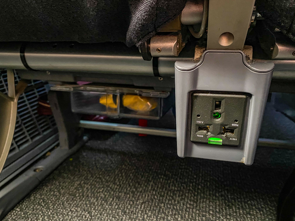 cdg-yul – air canada eco – covid-44