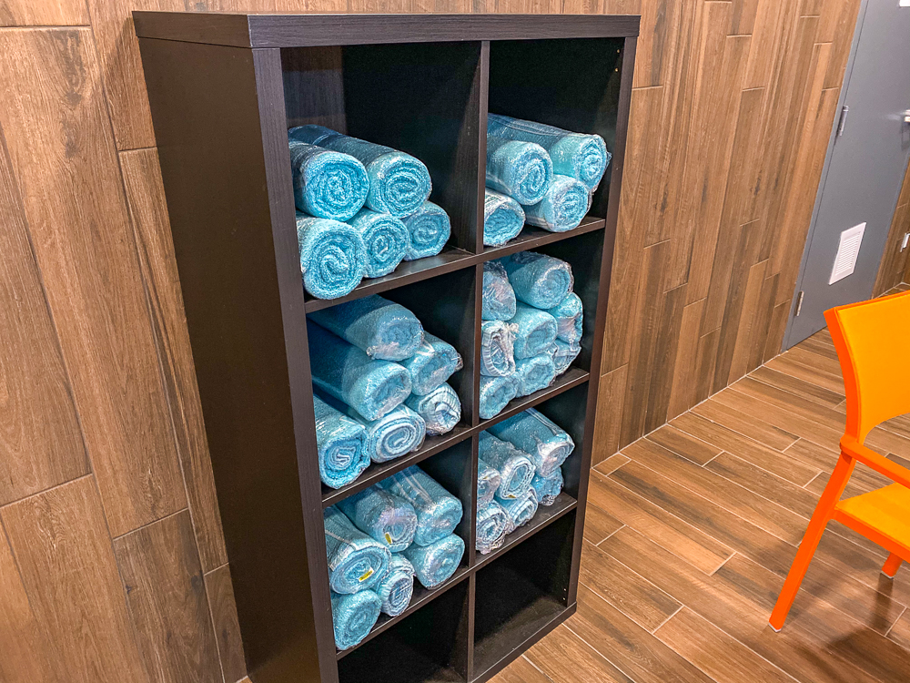 Delta Trois Rivieres Piscine02