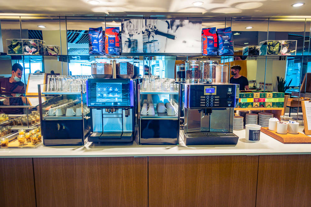 Lufthansa Senator Lounge Fra B 09