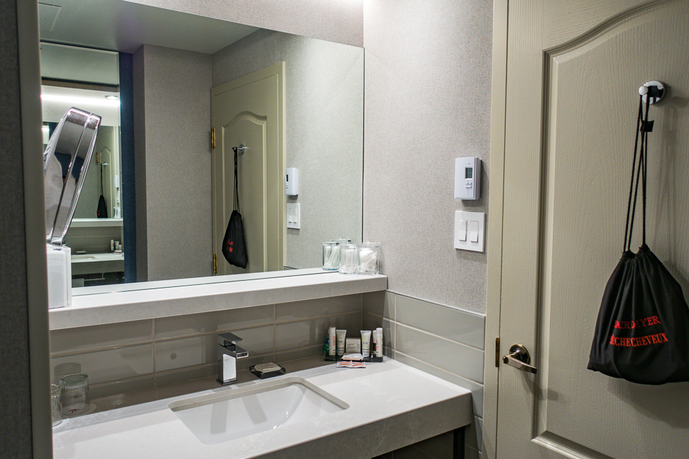 Marriott Quebec Meuble Vanite