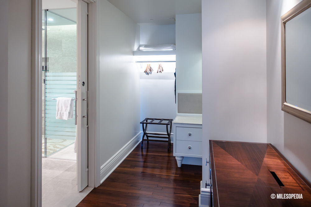 Ritz Carlton Montreal Dressing 050