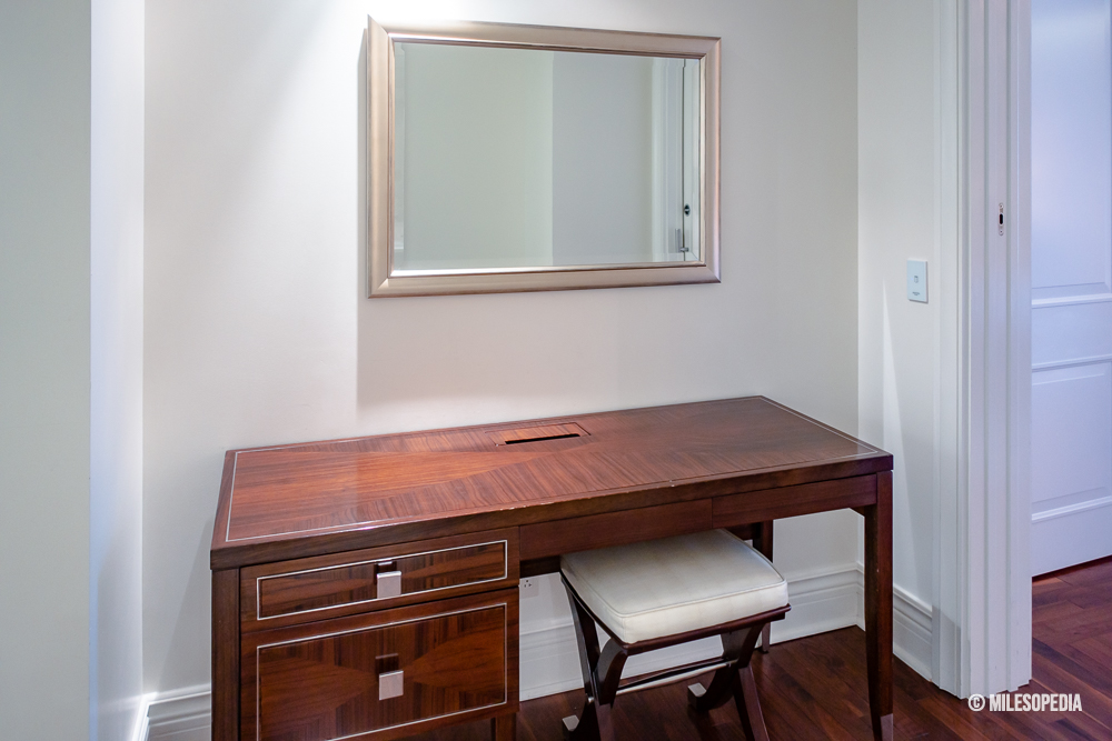 Ritz Carlton Montreal Dressing 051