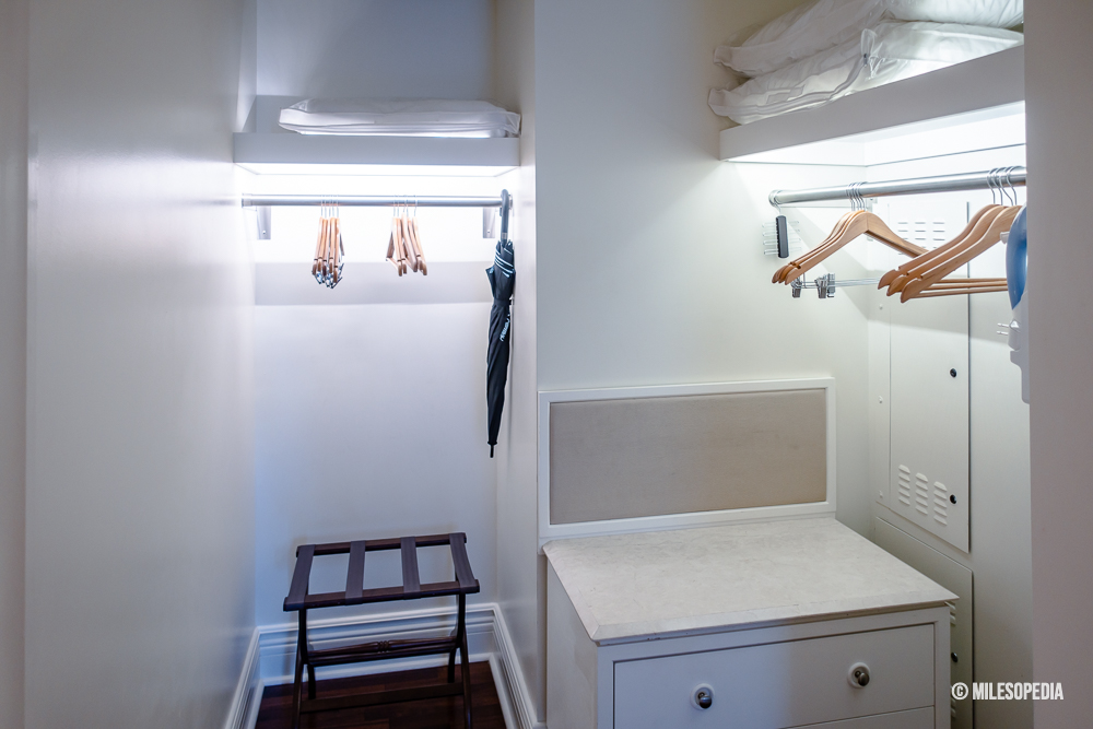 Ritz Carlton Montreal Dressing 052