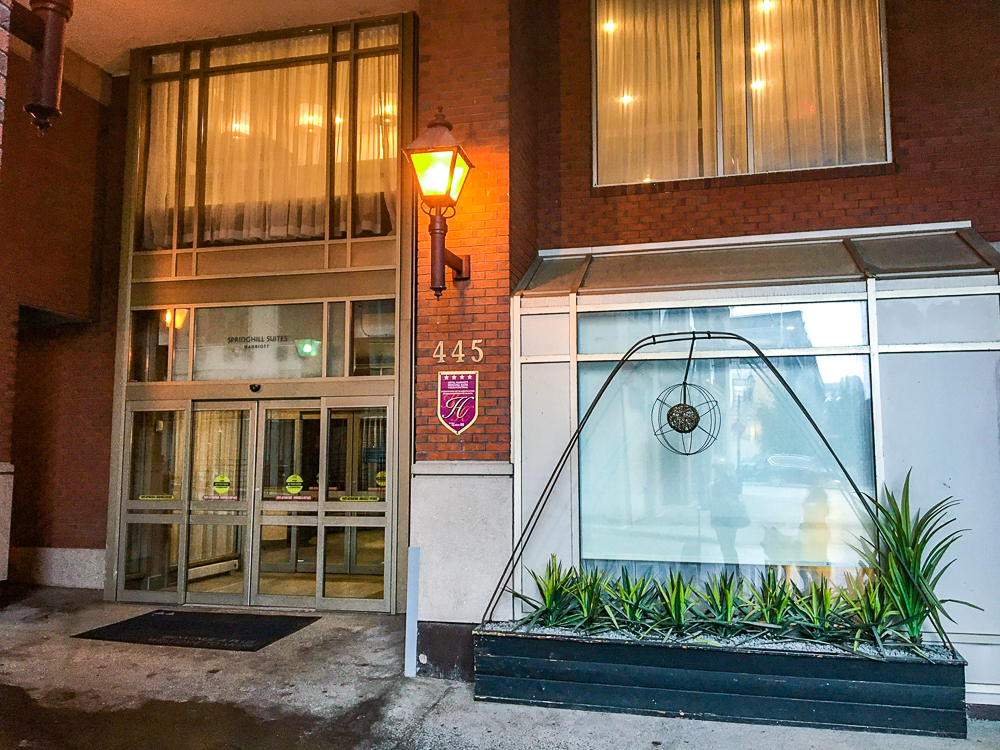 Springhill Suites Vieux Montreal Entree De L Hotel