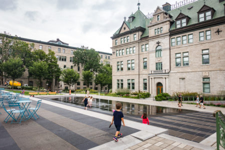 Vieux Quebec Jardins De L Hotel De Ville