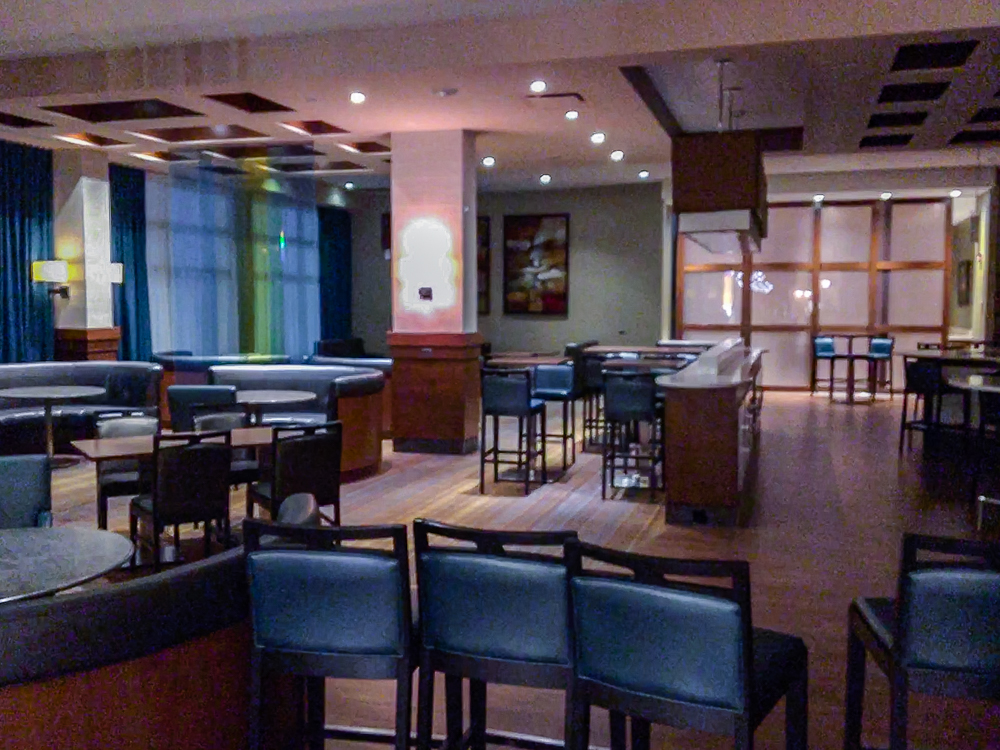 23 Courtyard By Marriott Aeroport De Montreal Salle De Restauration