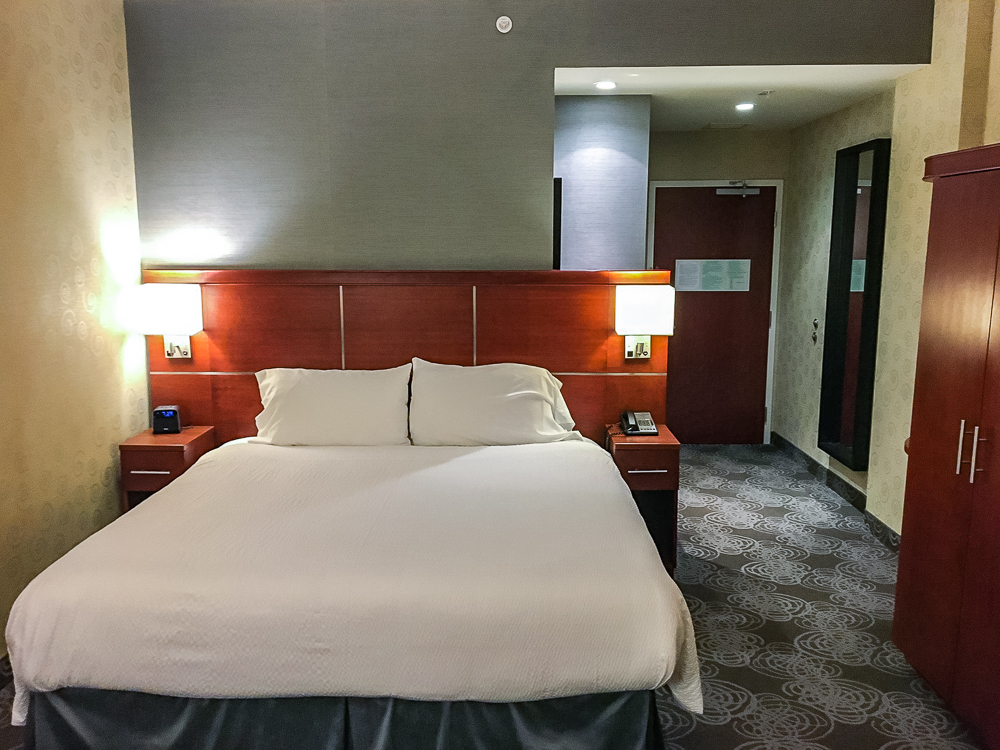 42 Courtyard By Marriott Aeroport De Montreal Lit