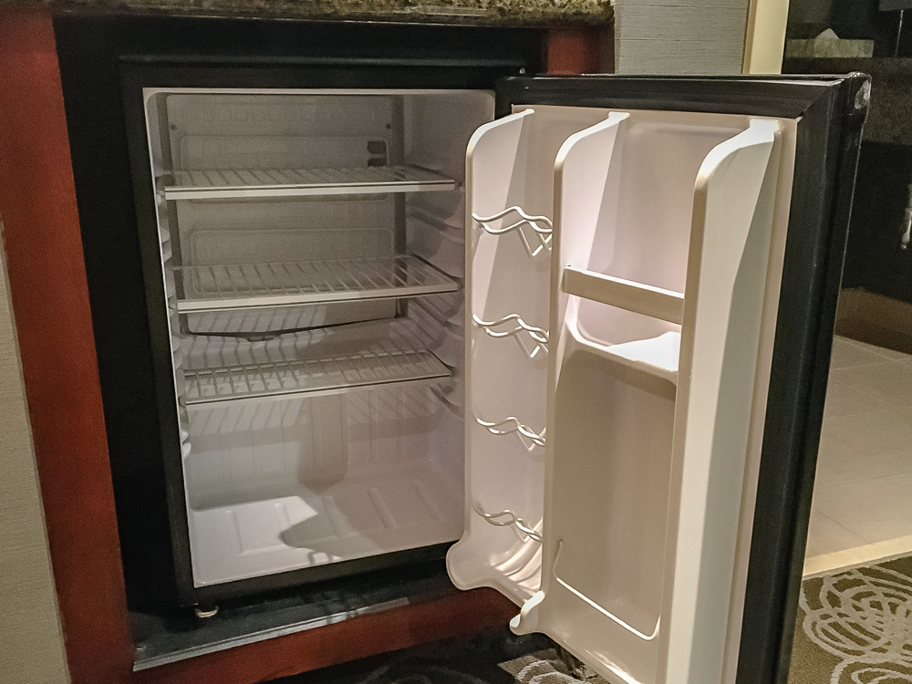 52 Courtyard By Marriott Aeroport De Montreal Frigo