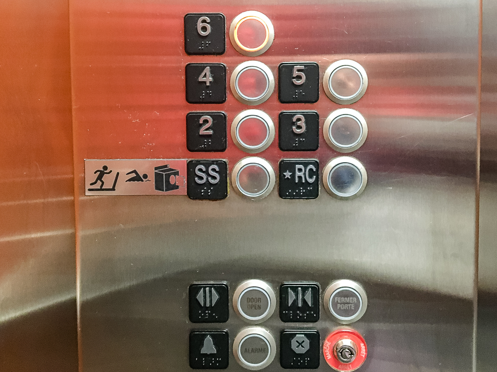 58 Courtyard By Marriott Aeroport De Montreal Ascenseur