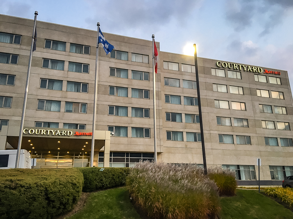 66 Courtyard By Marriott Aeroport De Montreal Exterieur