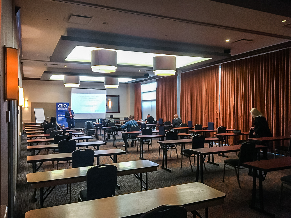 7 Courtyard By Marriott Aeroport De Montreal Conference