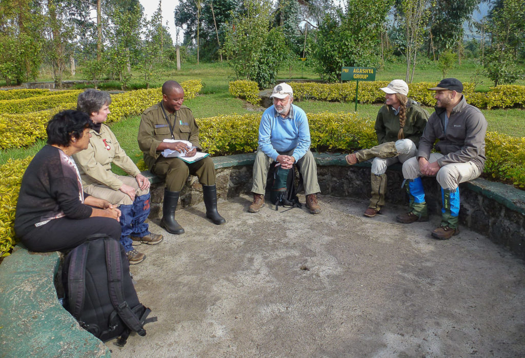 Préparation pour voir les gorilles de montagne au rwanda