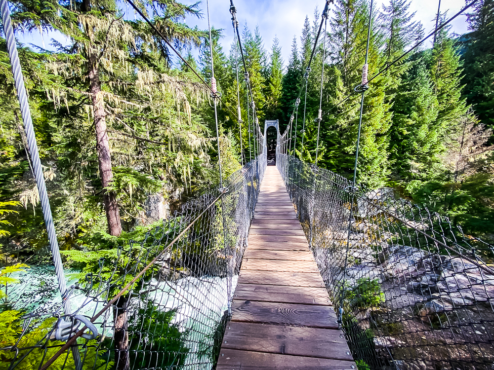 05 Pont Suspendu De La Riviere Cheakamus