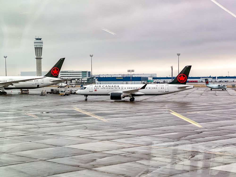 air canada a220 – business class-01