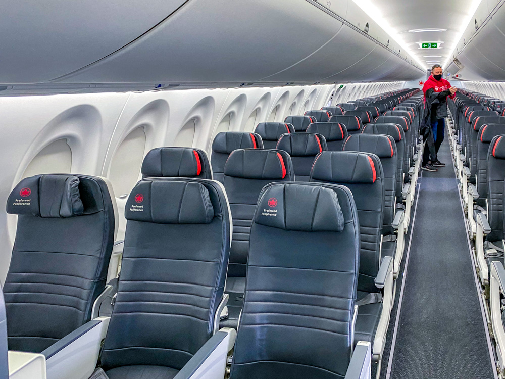 Air Canada A220 Business Class 06