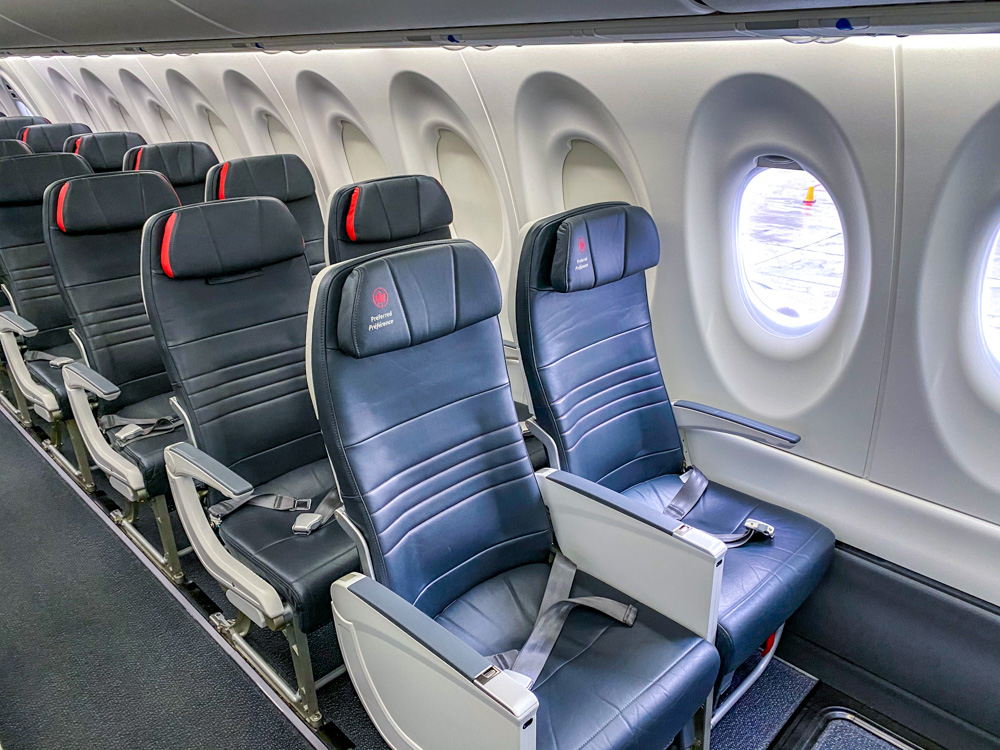 Air Canada A220 Business Class 07