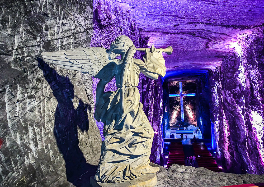 Cathedrale De Sel 01