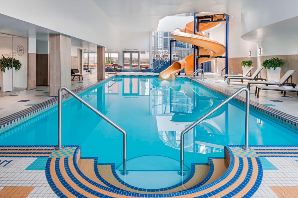 Sheraton Suites Calgary Eau Claire Piscine