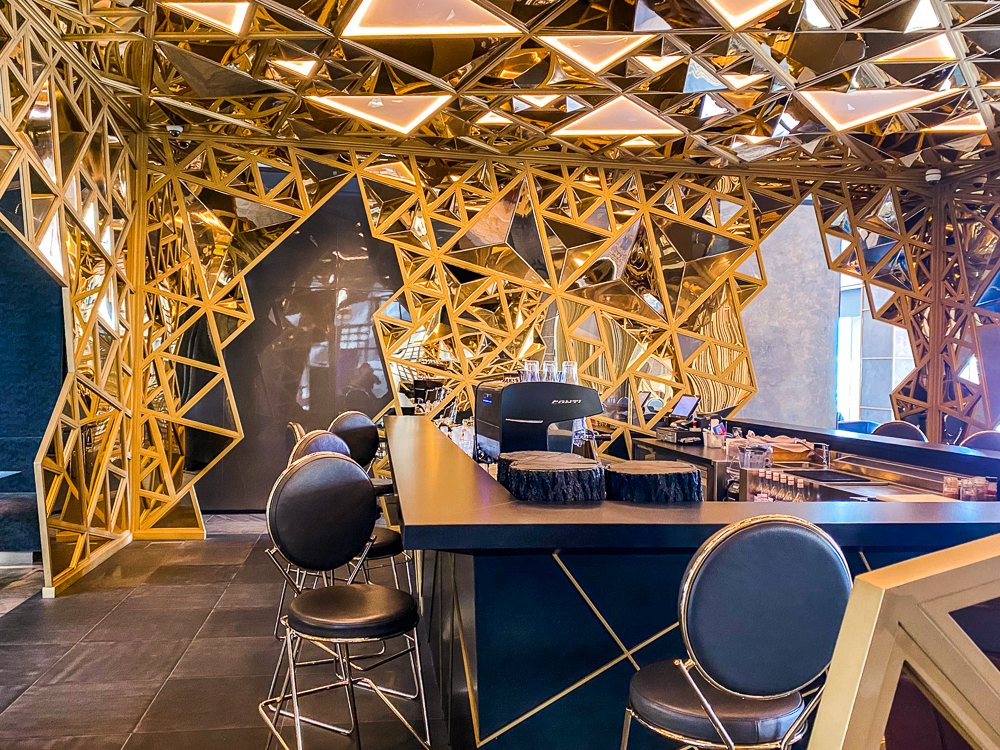 W Dubai The Palm W lounge