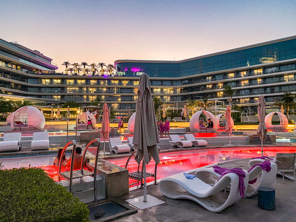 W Dubai The Palm Piscines
