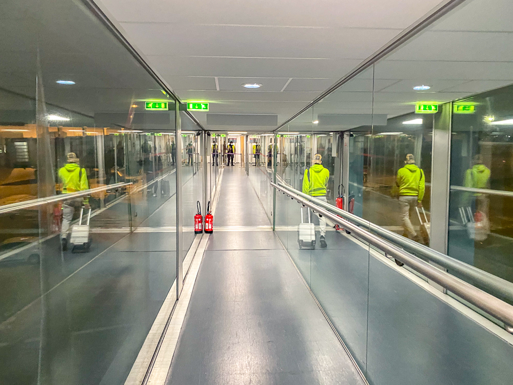 Aeroport Paris Charles De Gaulle Embarquement 2eme Vol 2