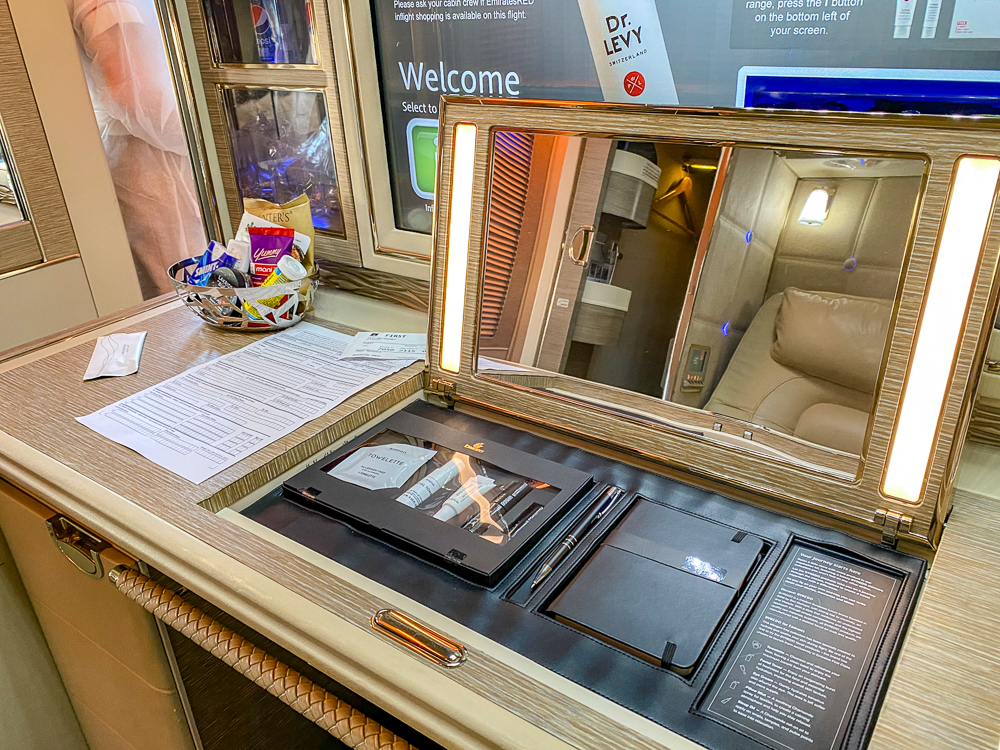 Emirates Nouvelle Premiere Classe Accessoires 036