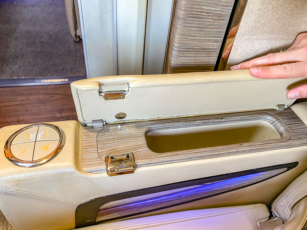 Emirates Nouvelle Premiere Classe Accessoires 056