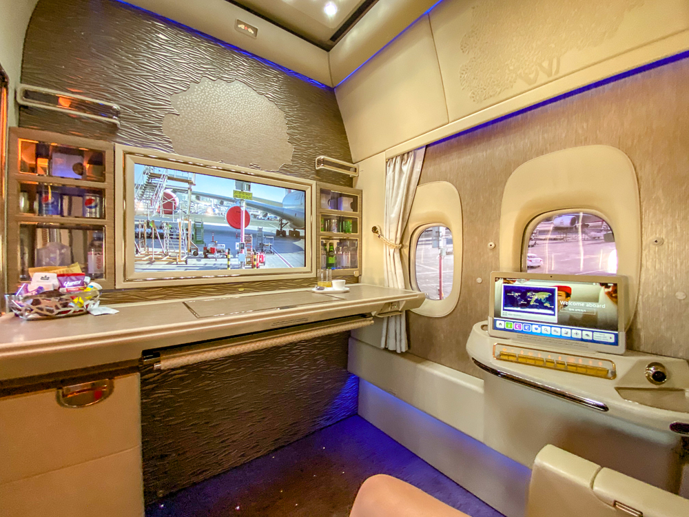 Emirates Nouvelle Premiere Classe Espace Interieure Lumieres