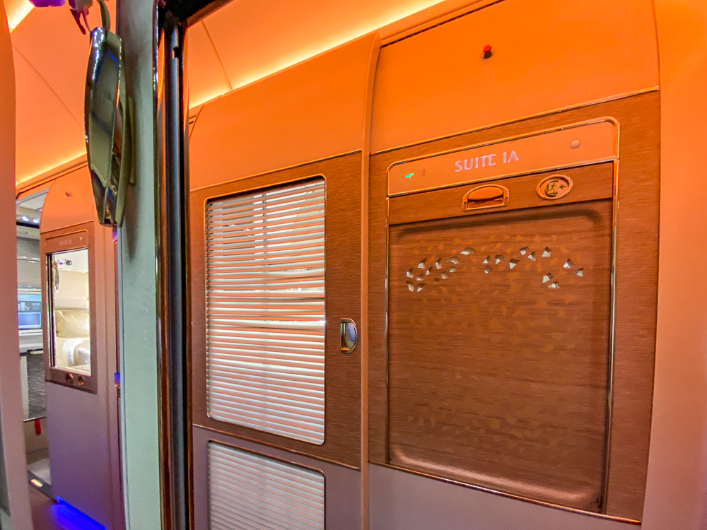 Emirates Nouvelle Premiere Classe Vue Suite Fenetre Fermee