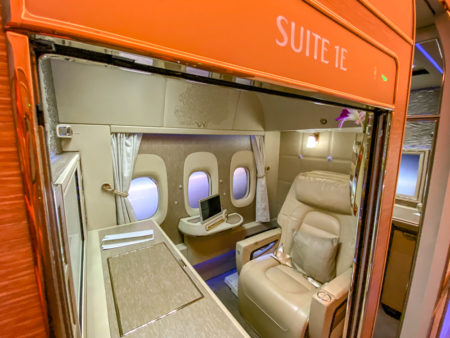 Emirates Nouvelle Premiere Classe Vue Suite Fenetre Ouverte