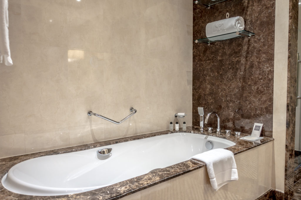 grosvenor house, a luxury collection hotel, dubai-suite21