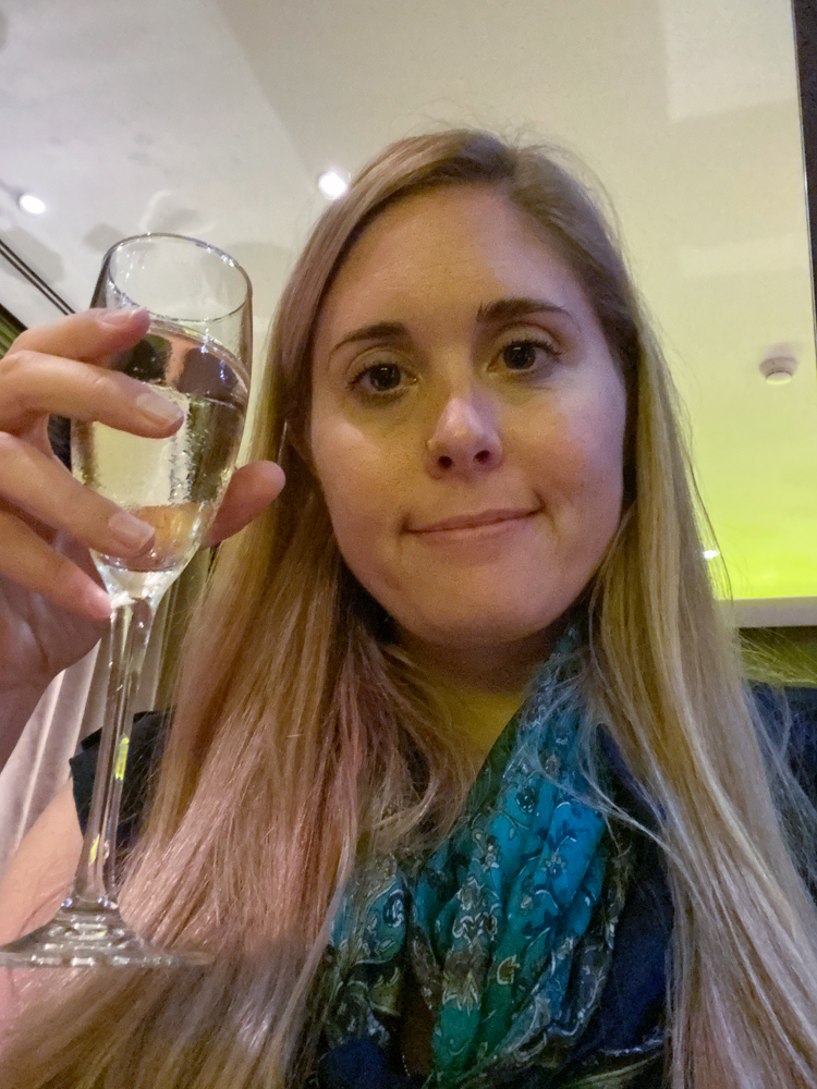 jw marriott marquis dubai – executive lounge141