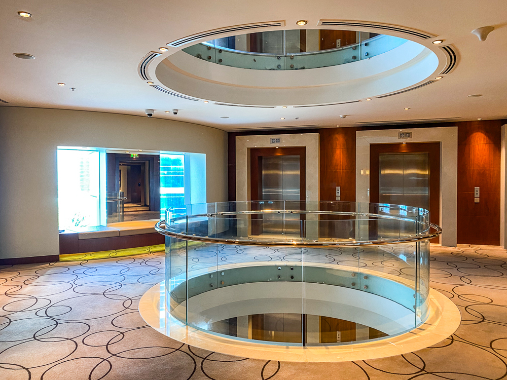 jw marriott marquis dubai – hall ascenseurs