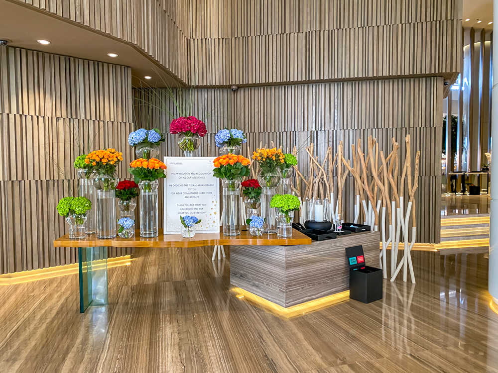 Le Royal Meridien Beach Resort Arrangement Floral