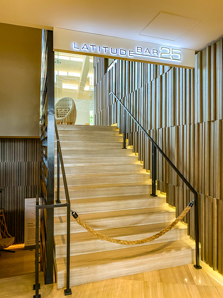 Le Royal Meridien Beach Resort Entree Bar Latitude25