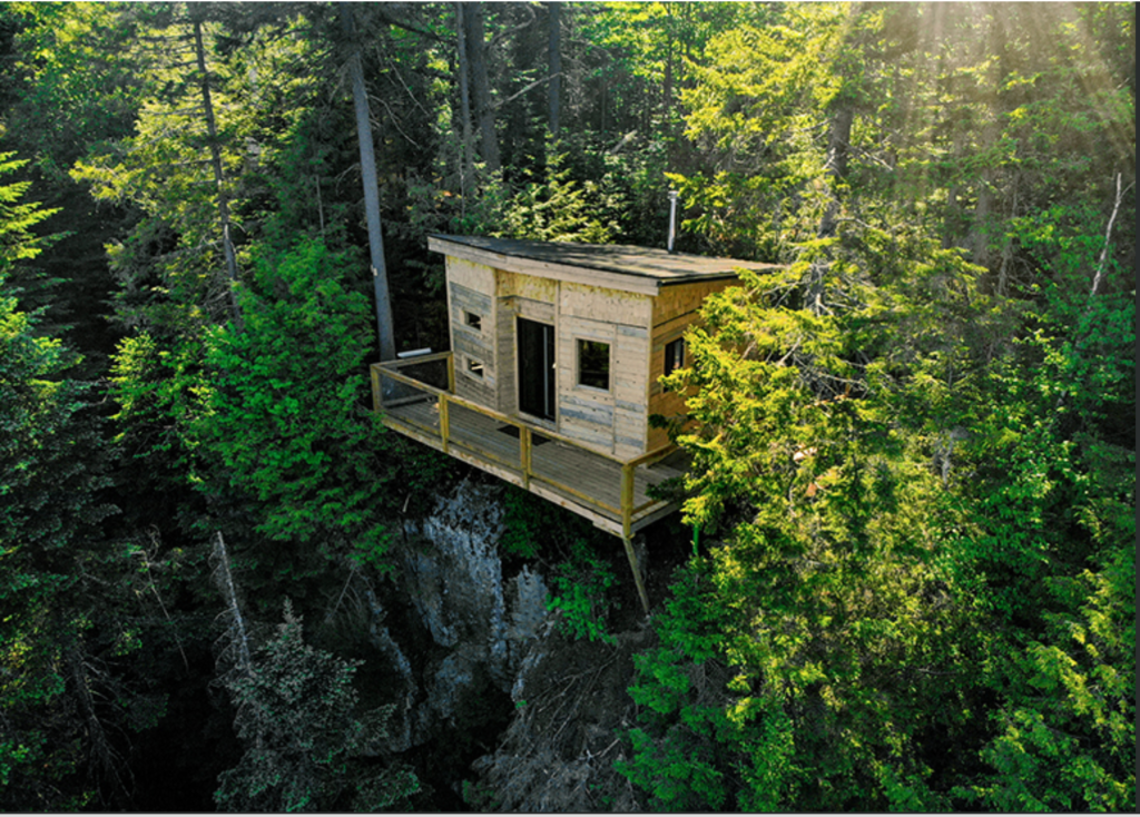 Refuge de la Falaise: Refuges Perchés du Mont-Tremblant
